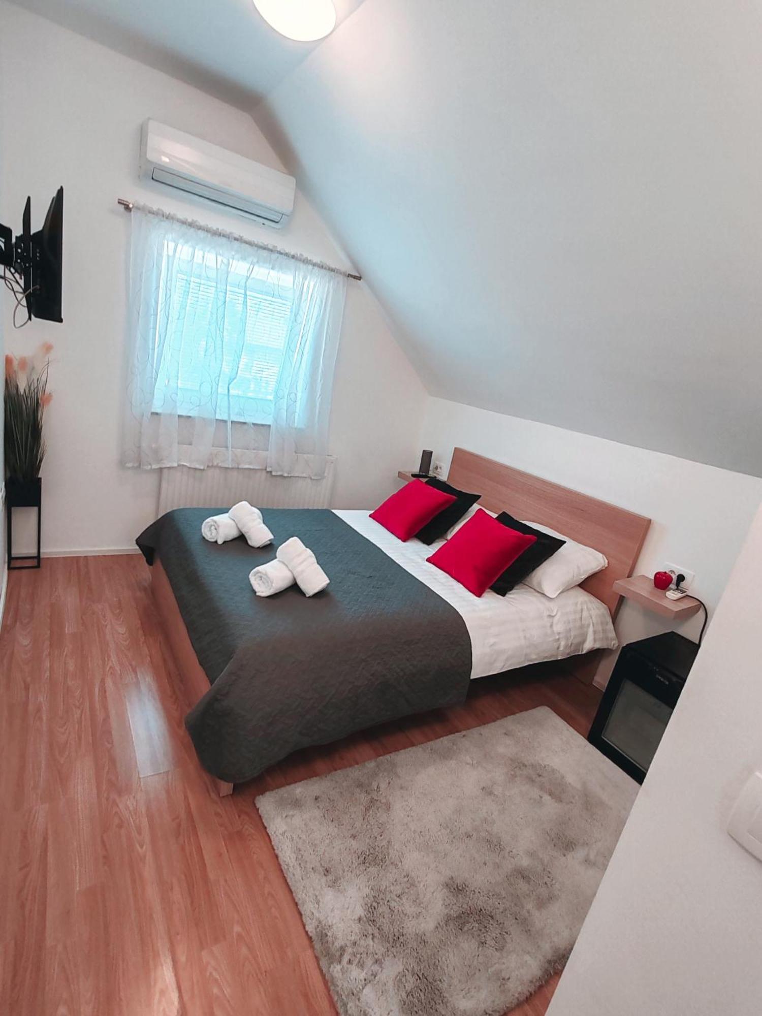 Lucky Center Ljubljana Apartment Ngoại thất bức ảnh