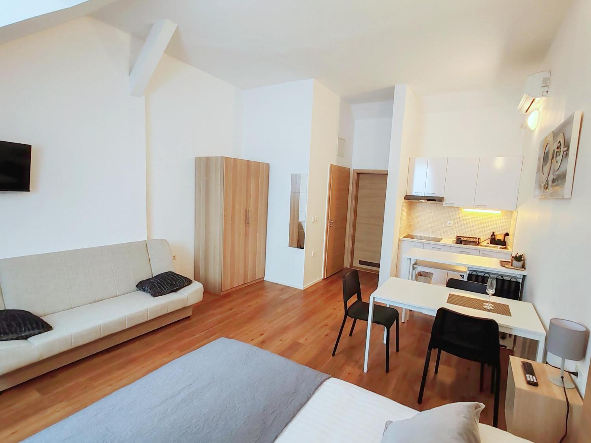 Lucky Center Ljubljana Apartment Ngoại thất bức ảnh