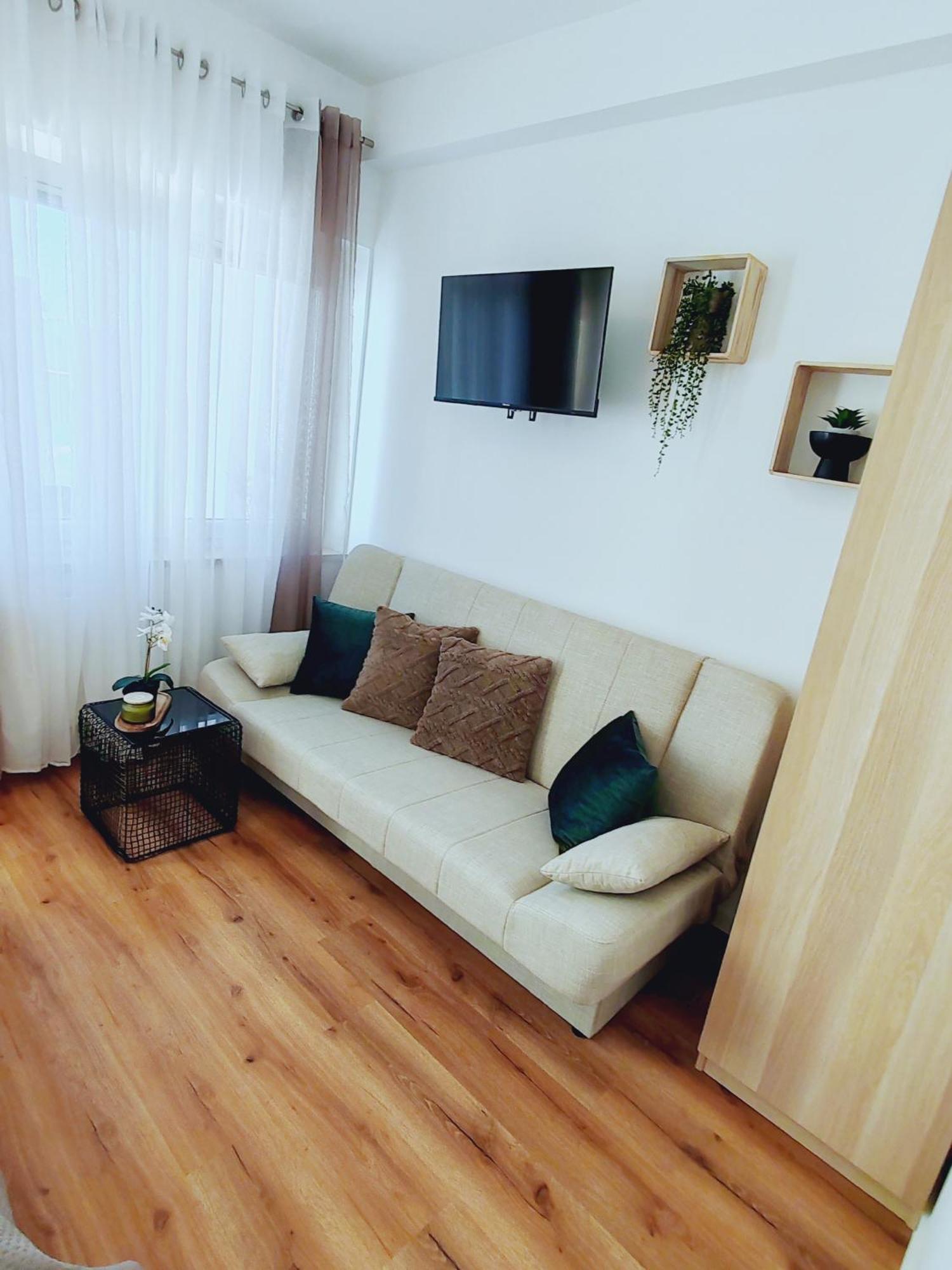 Lucky Center Ljubljana Apartment Ngoại thất bức ảnh